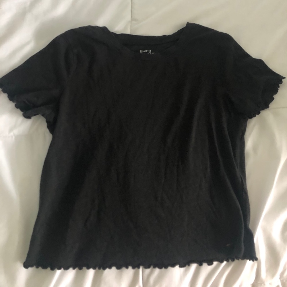 Hollister Cropped Shortsleeved With Ruffles